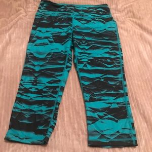 Size small Gym Crop pants